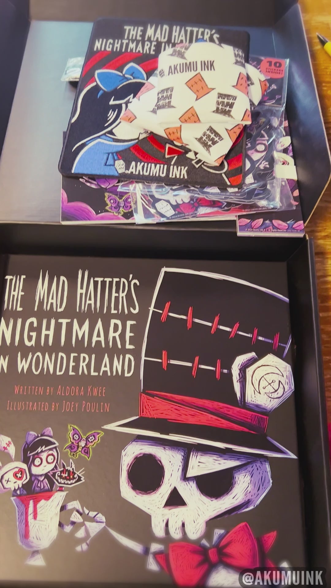 Mad Hatter's Nightmare in Wonderland: Limited Collector's Boxset